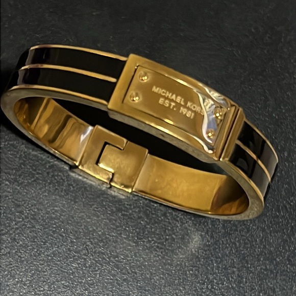 Micheal Kors Gold w Black Enamel Hinge Logo Statement Runway Screw Bracelet - Picture 11 of 13